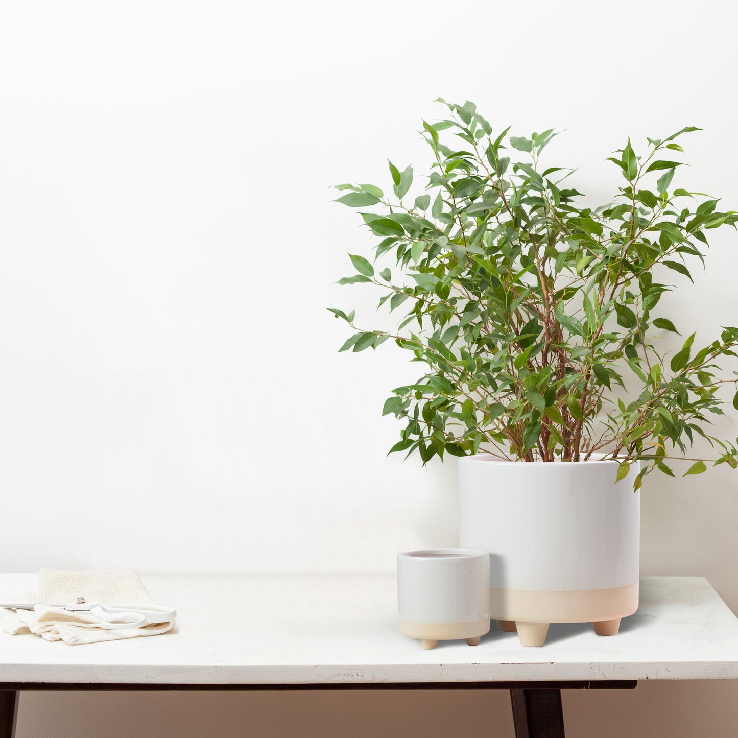 Ceramic Plant Pots Indoor on Legs round - White Sand Planter Set 2 Indoor & Outdoor
